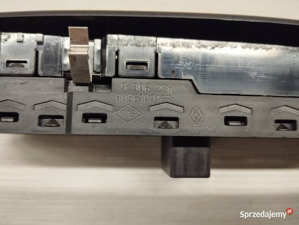 Przełączniki szyb panel lewy przód Megane III