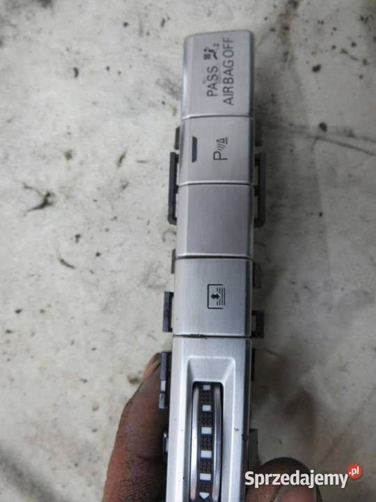 PRZYCISK PDC AUDI A8 D4 osobowe
