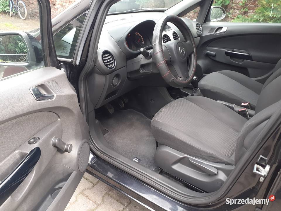 Opel Corsa D 10i1105 DrzwiKlimaCzarny Met z Gliwice