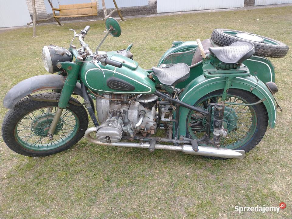 Ural M61 z 1961 roku z dokumentami Nowy Folwark