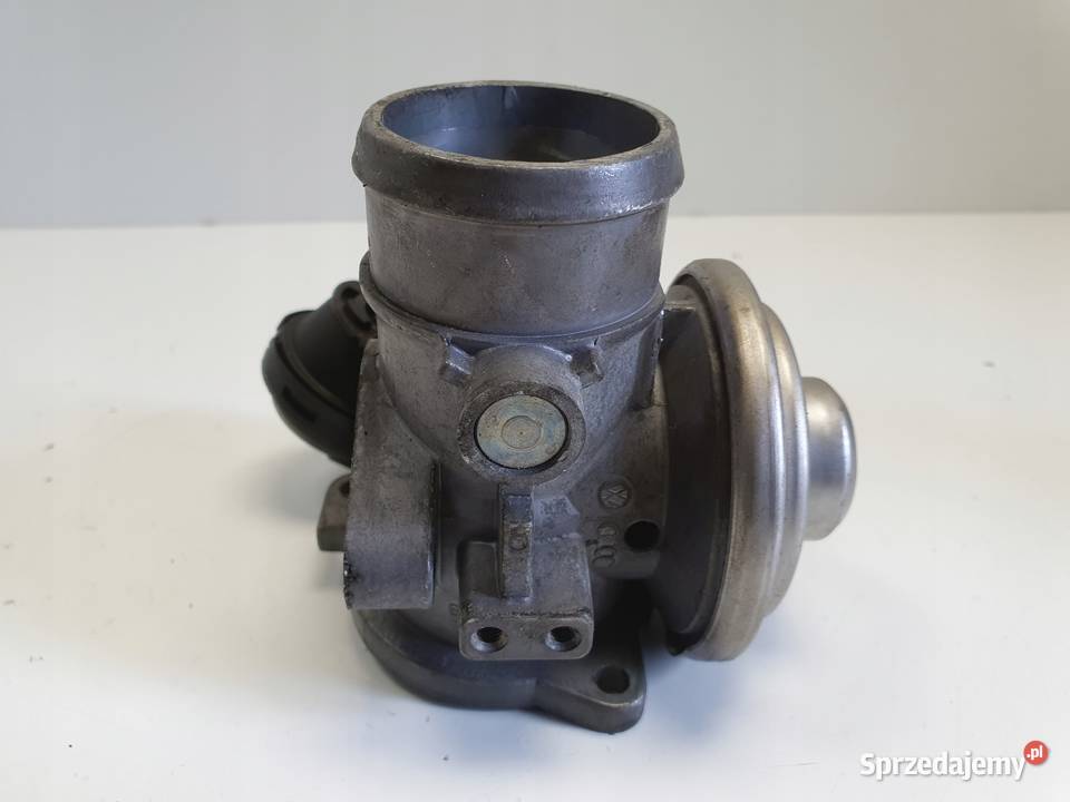 VW Bora 19 TDI ZAWÓR EGR 038131501E Silniki i osprzęt