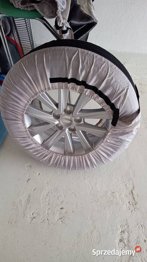 Oryginalne pokrowce Toyota Brzeg