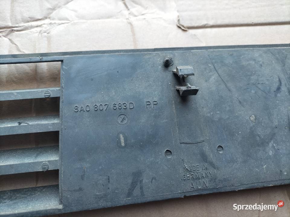 AUDI 80 B4 80B4 KRATKA ZDERZAKA ŚRODKOWA Kamień-Kolonia