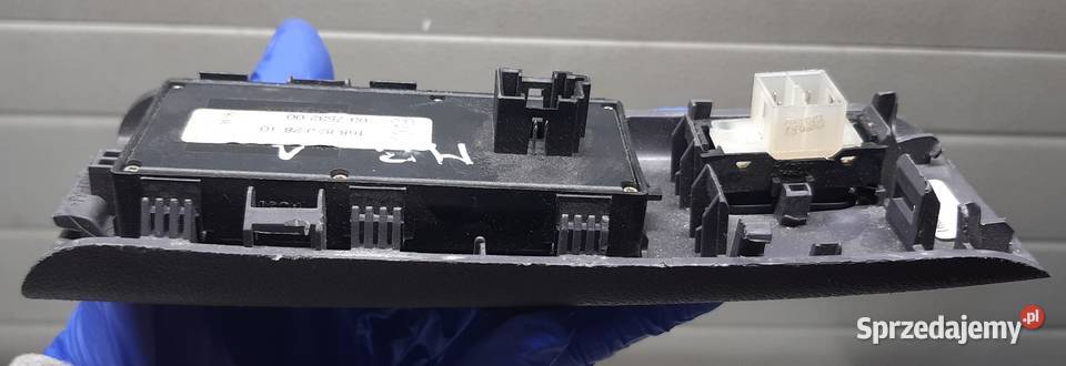 PANEL PRZEŁĄCZNIK SZYB MERCEDES W168 1688202810 panele sterowania, przełączniki Mielęcin sprzedam