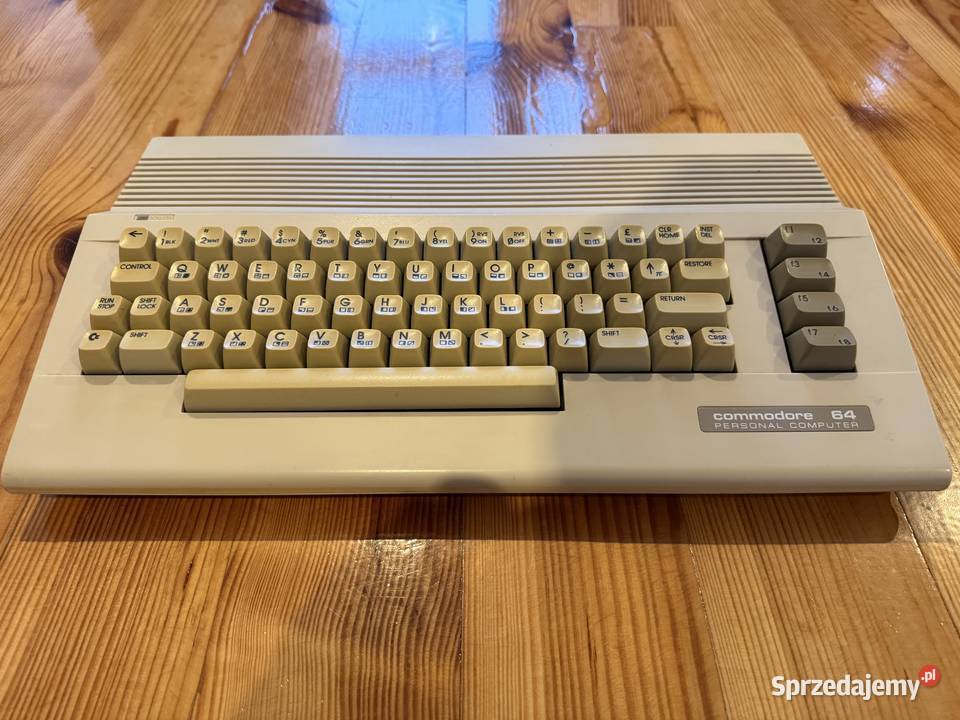 Commodore 64C sprawny kultowy retro komputer Warszawa