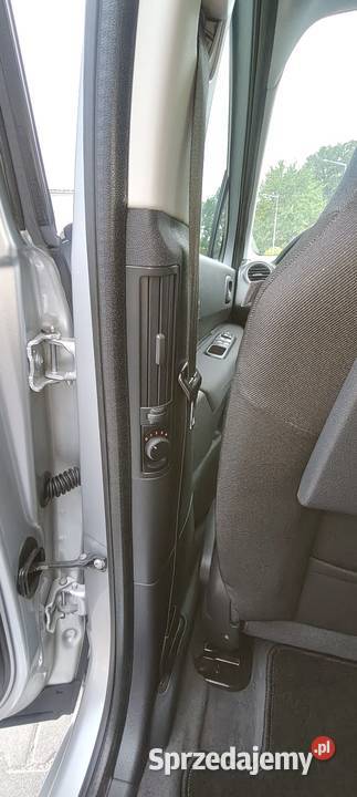 Peugot 5008 16 benzyna mały przebieg autoalarm 5008