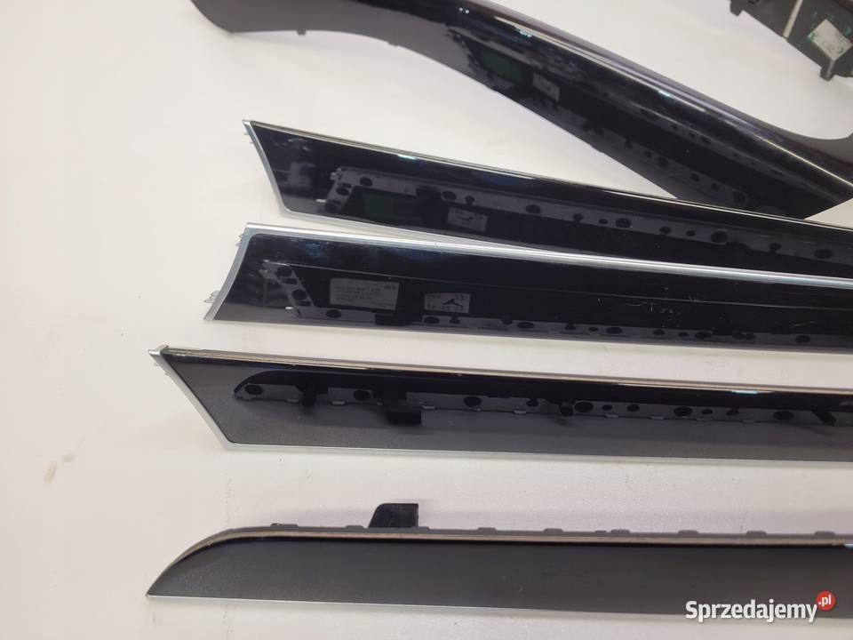 DEKOR TUNELU AUDI A4 B8 A5 8K0863305P BLACK