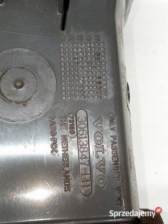 KRATKI NAWIEWU PRZEŁĄCZNIK AWARYJNYCH 30613847 Rok produkcji 2002 Kratki nawiewu świętokrzyskie