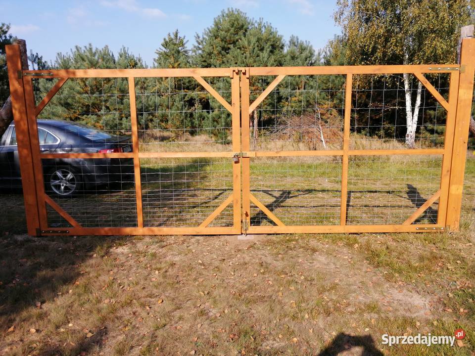 Brama drewniana mazowieckie Grodzisk Mazowiecki