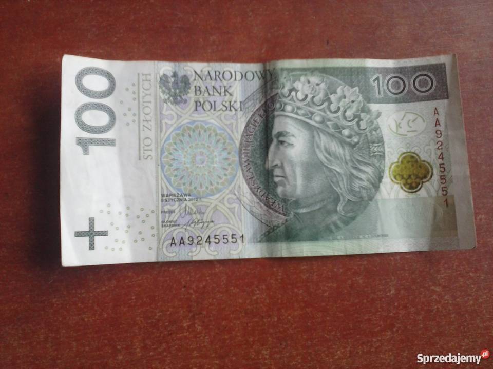 Banknot 100 zł o numerze AA9245551