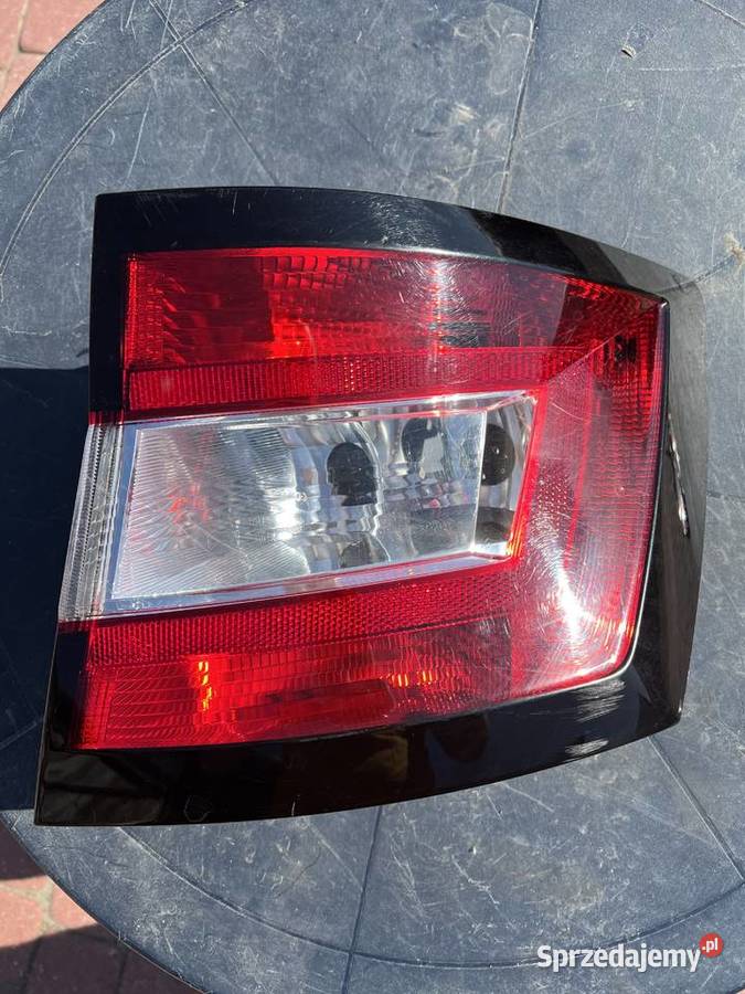 Lampa tył prawa 6V9945096 Skoda Fabia MK3 III 14 Poniatowa