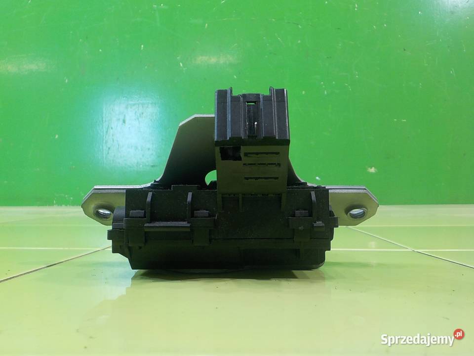 VOLVO V60 LIFT RDESIGN 20 D 14r KOMBI zamek