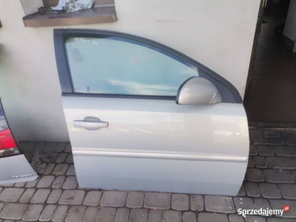 DRZWI PRAWY PRZÓD OPEL VECTRA C FL KOMBI Z167 Rok produkcji 2005