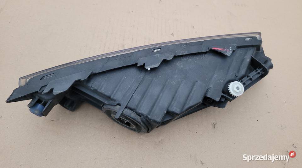SKODA SUPERB 3 III HALOGEN PRAWY 1566 Ruda Śląska