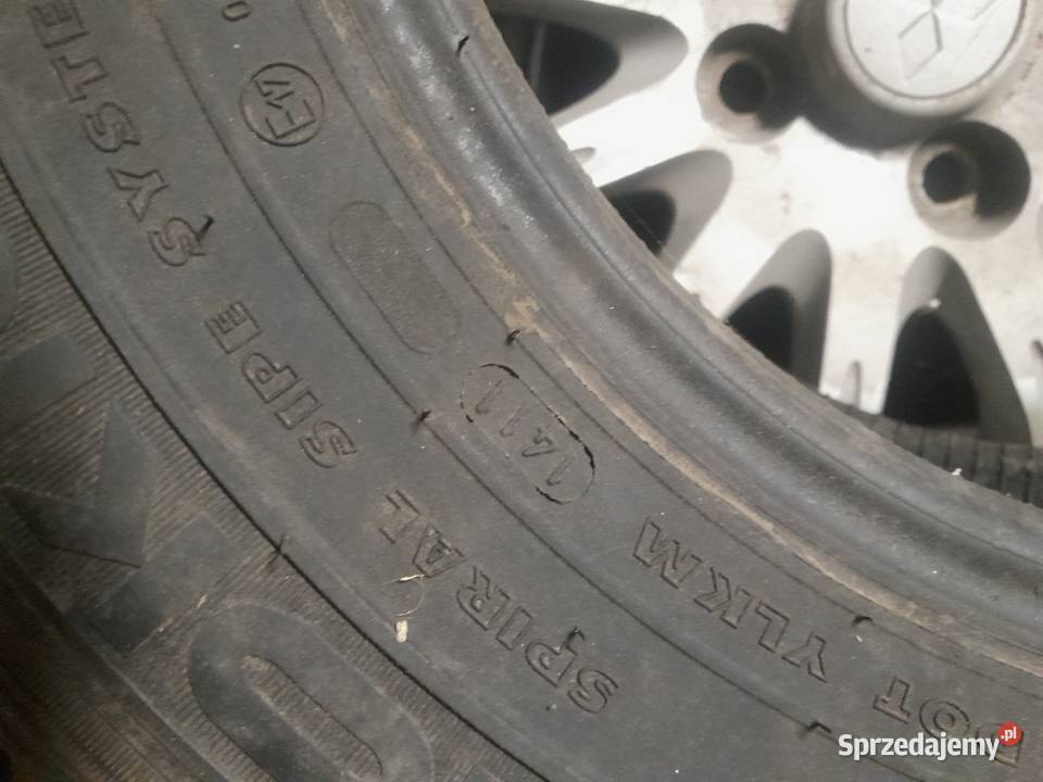 Nokian hakkapeliitta zimówki wzmocnione r14c 185 sprzedam