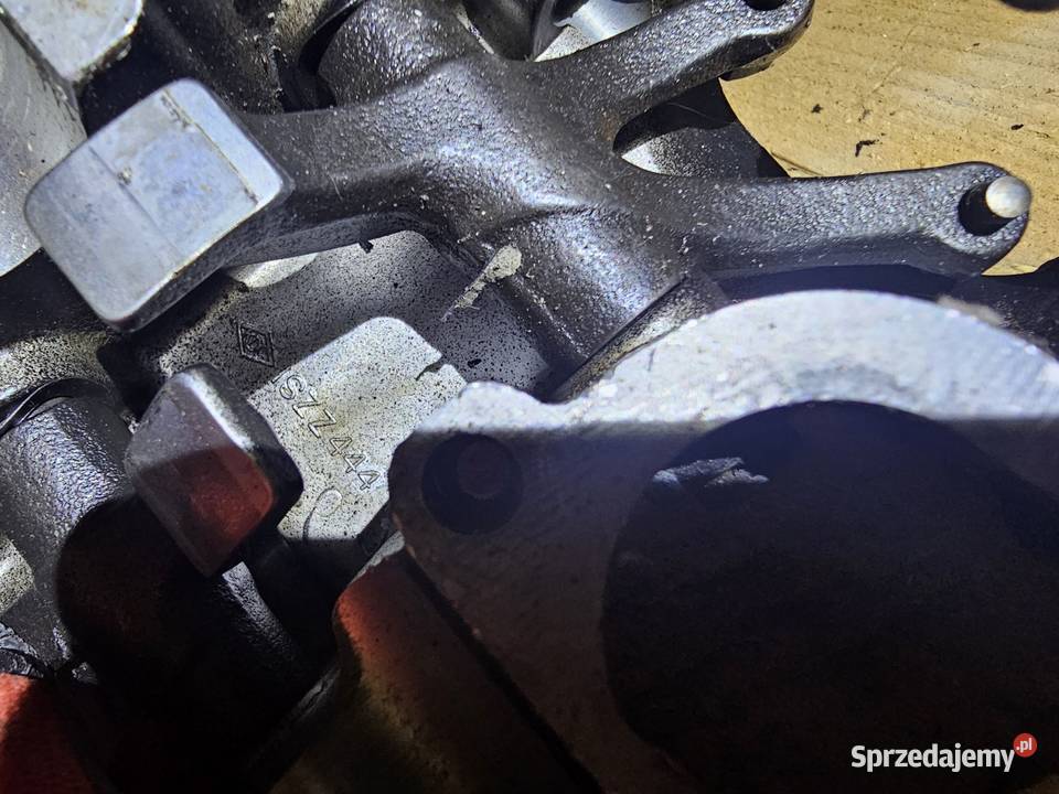 Suzuki DR 250 pokrywa głowicy koniki popychacze Cylindry, głowice, pierścienie Jelenia Góra