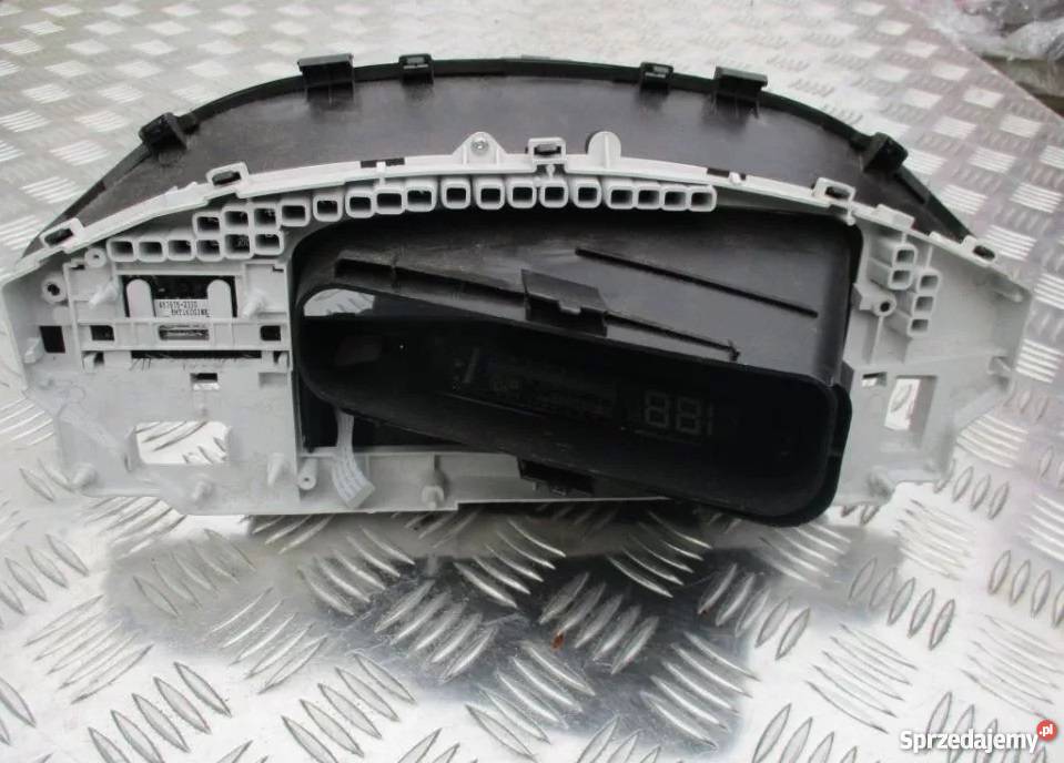 OBUDOWA RAMKA LICZNIKA MAZDA 3 III 0206 Nowy Tomyśl sprzedam