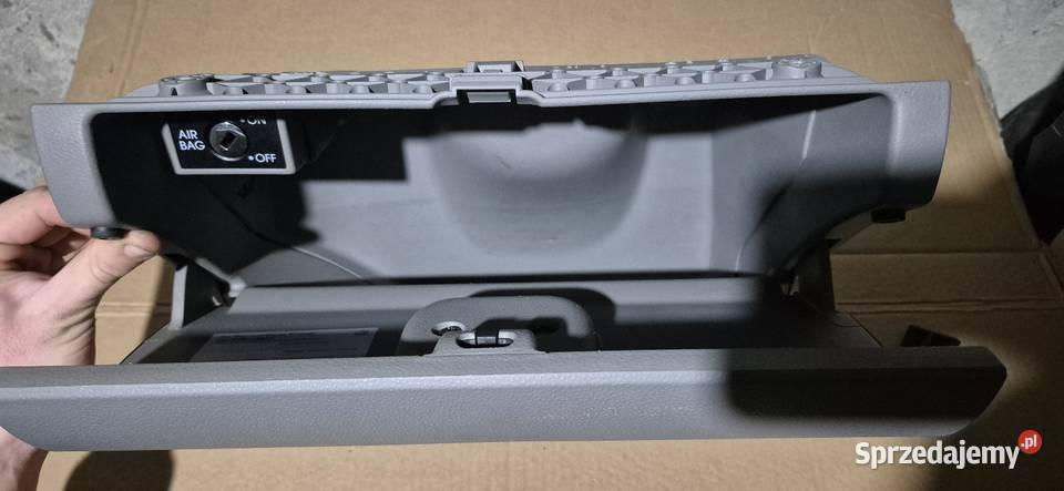 Schowek pasażera prawy Vw Polo 9N pomorskie