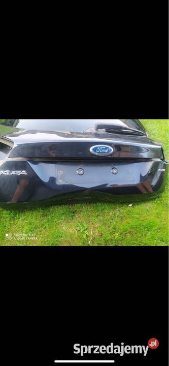 Tylnią klapą Forda Kugi Klapy bagażnika Perzów