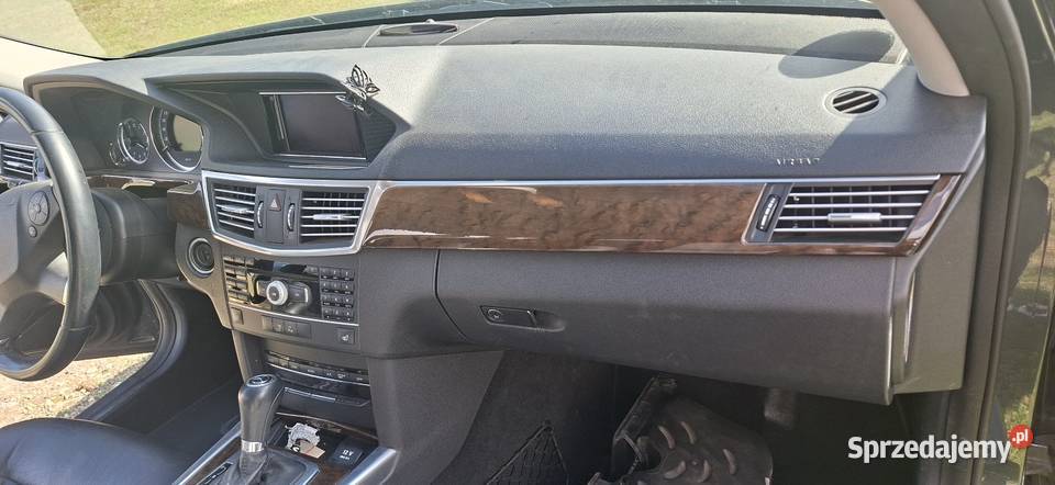 Samochód osobowy mercedes w 212 sprzedam