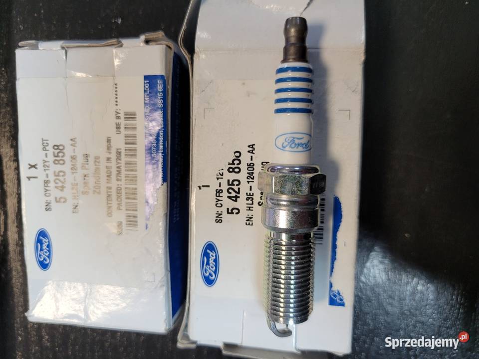 Świeca Ford 5425858 CB5E12405AA CYFS12Y2 Radom