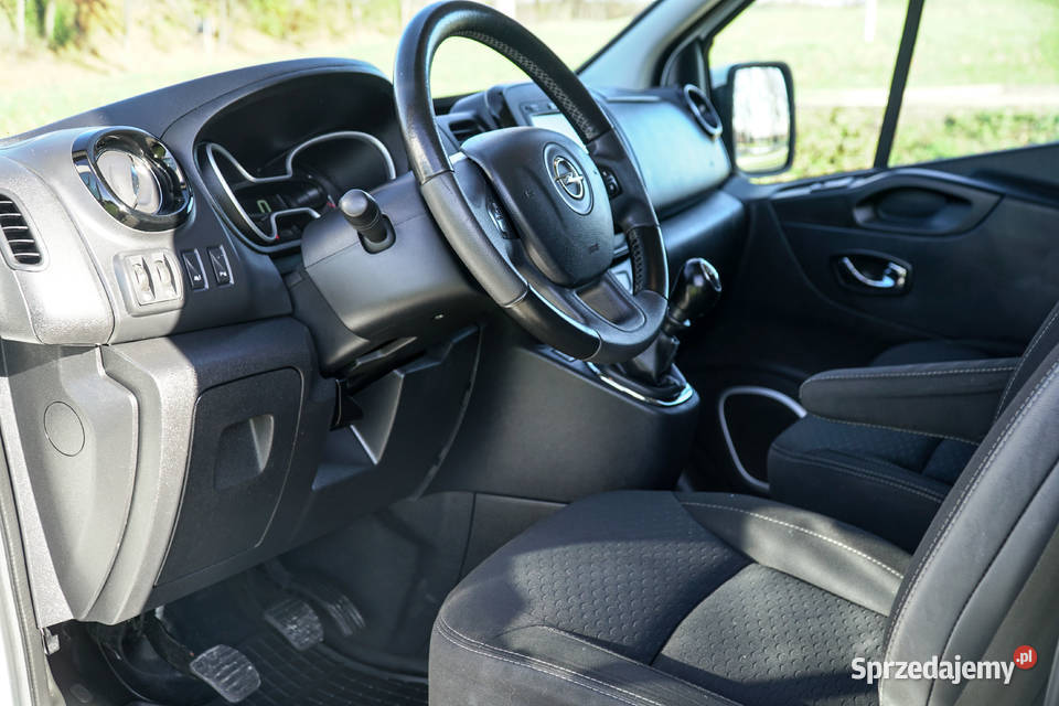 Opel Vivaro 9 osób Nawigacja 4drzwi Bezwypadek Kielce