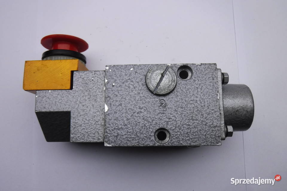 Rozdzielacz Łucznik zawór 13 gwint 38 z Otwock