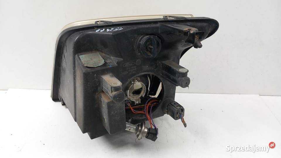 FORD CONNECT I LAMPA PRZÓD PRAWA Zbierkowo