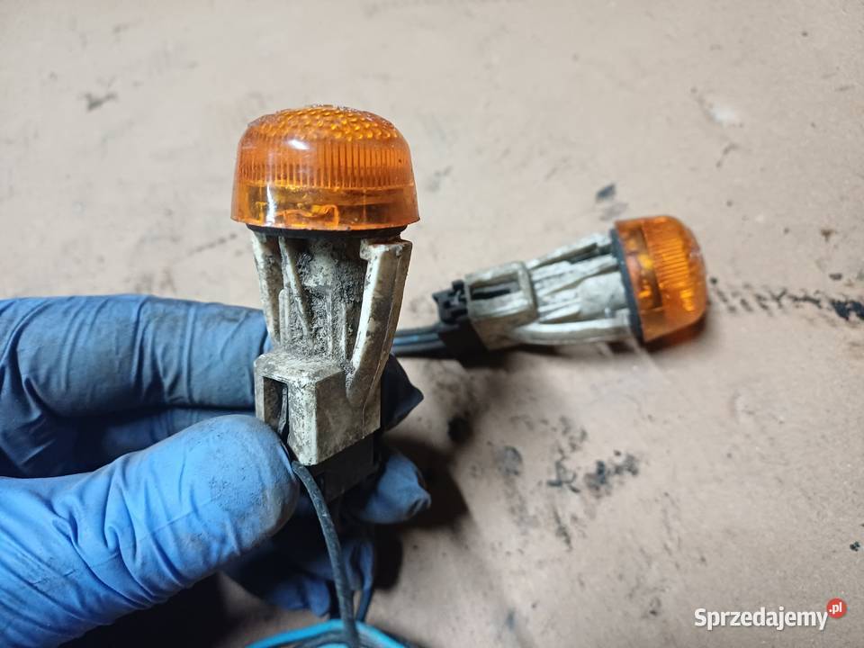 Kierunkowskazy Przód Fiat 126p CC 700 900 osobowe Kierunkowskazy Łowicz