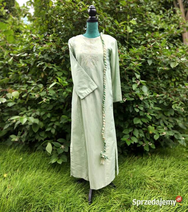 Indyjski komplet M 38 zielony złoty haftowany Garsonki i kostiumy Szczecin
