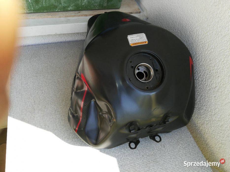 Zbiornik Suzuki GSR 750 Lublin