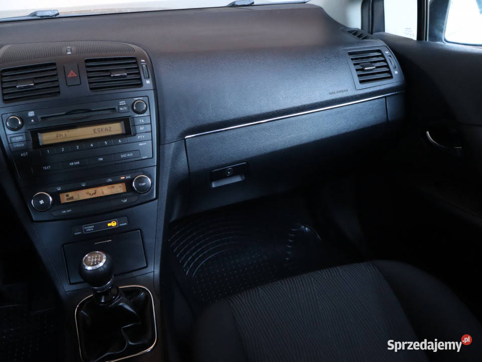 Toyota Avensis 16 Valvematic Sedan / Limuzyna Bielany Wrocławskie