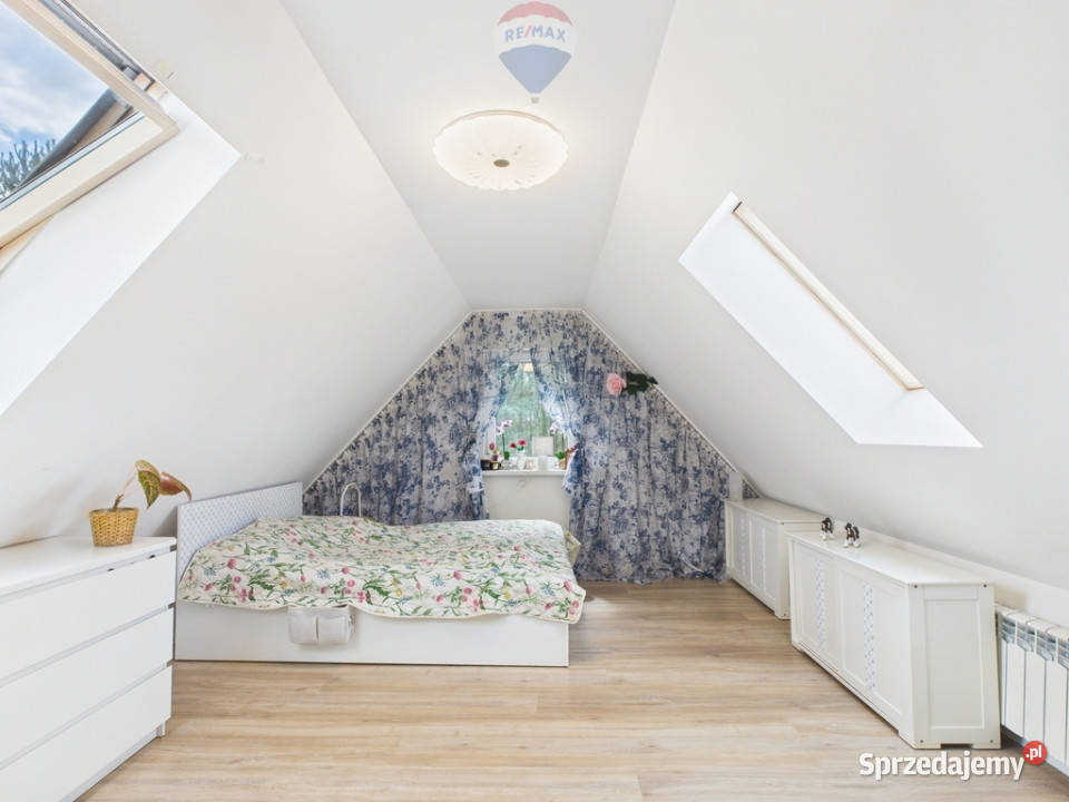 Komfortowy dom z dużą działką i tarasami Grabie