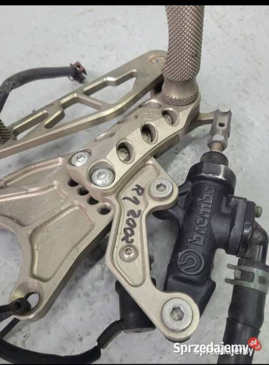 Yamaha R1 RN09 0203 RN 09 podnóżek podnóżki Nowy Tomyśl