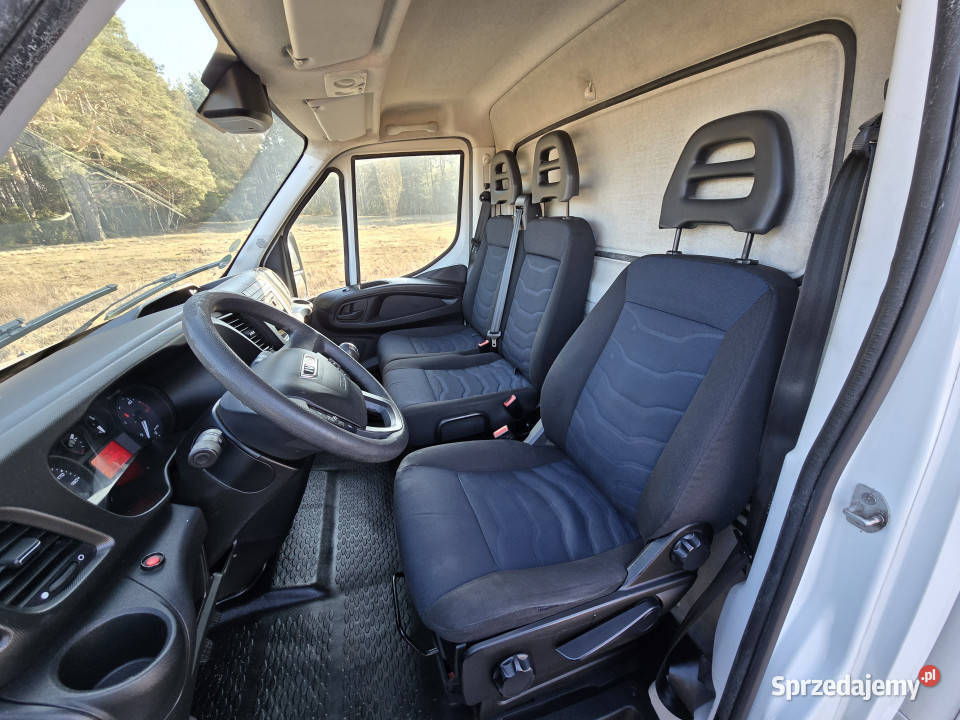 Samochód IVECO Daily 35160 kontener winda 2017 r Iveco mazowieckie