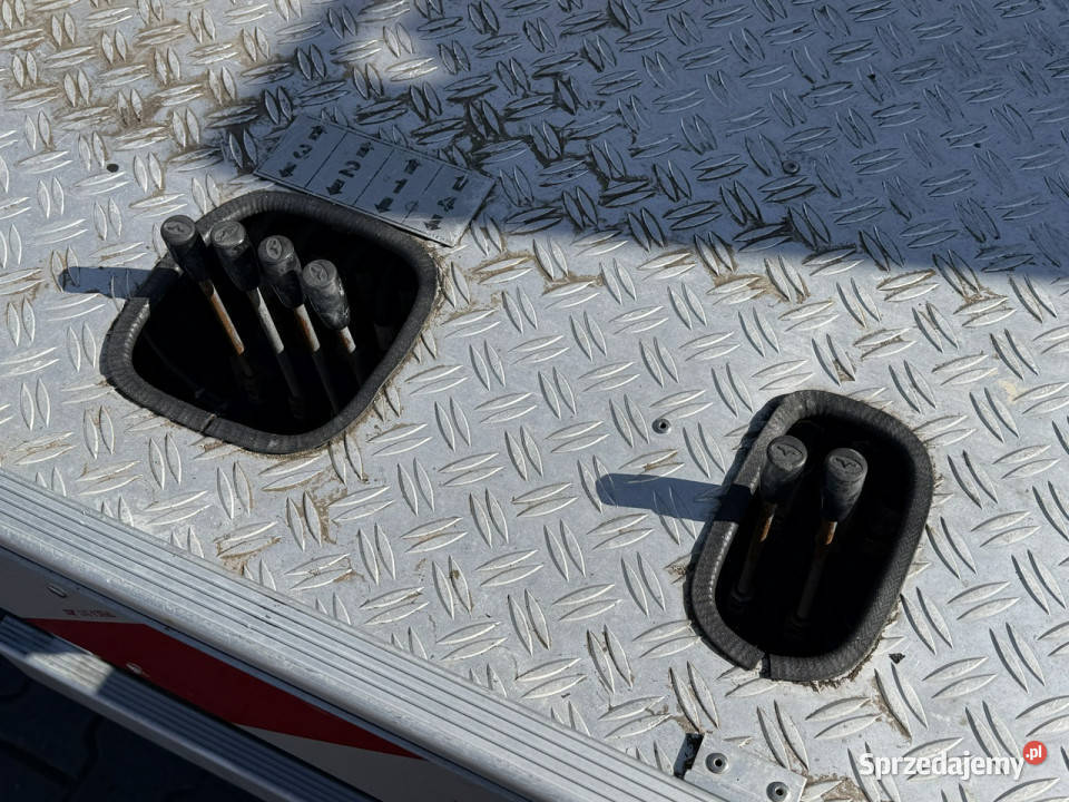 Nissan Cabstar Podnośnik Koszowy Zwyżka Multitel biały Widełki