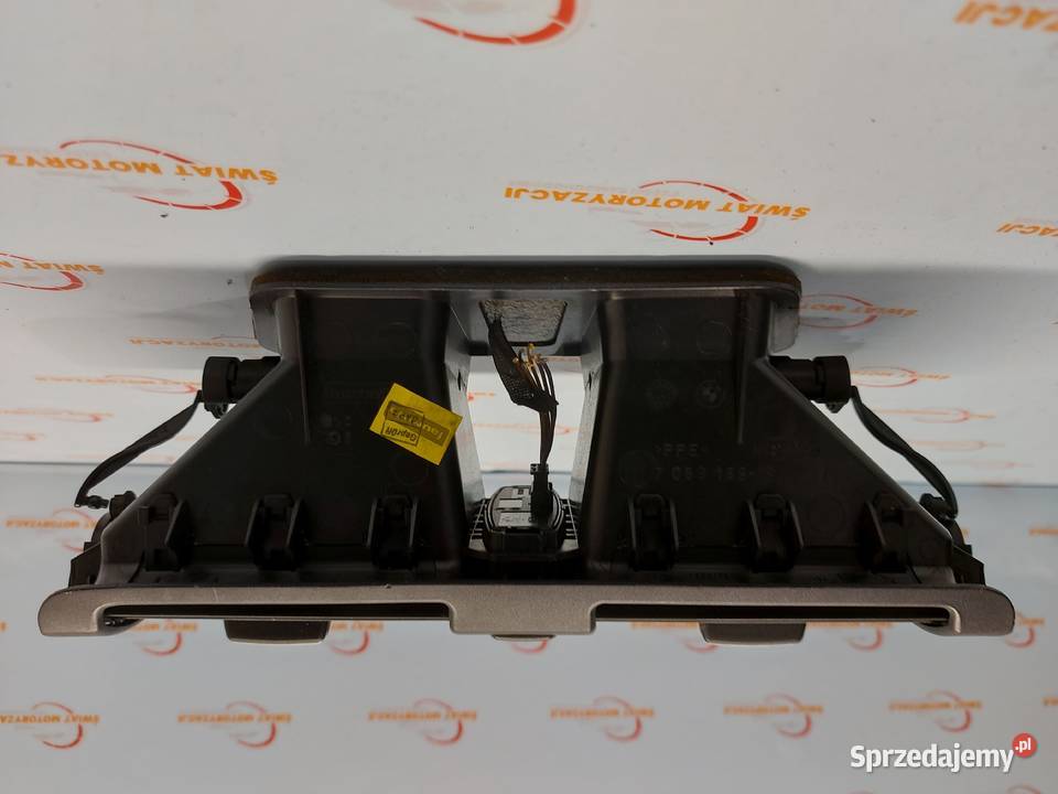 BMW 1 E82 11r kratka nawiewu środkowa 7059189 osobowe Kielce