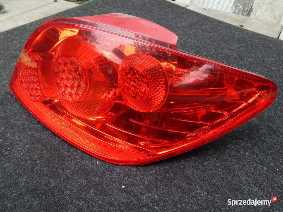 PEUGEOT 307 HB LAMPA PRAWA TYŁ TYLNA LIFT EUROPA