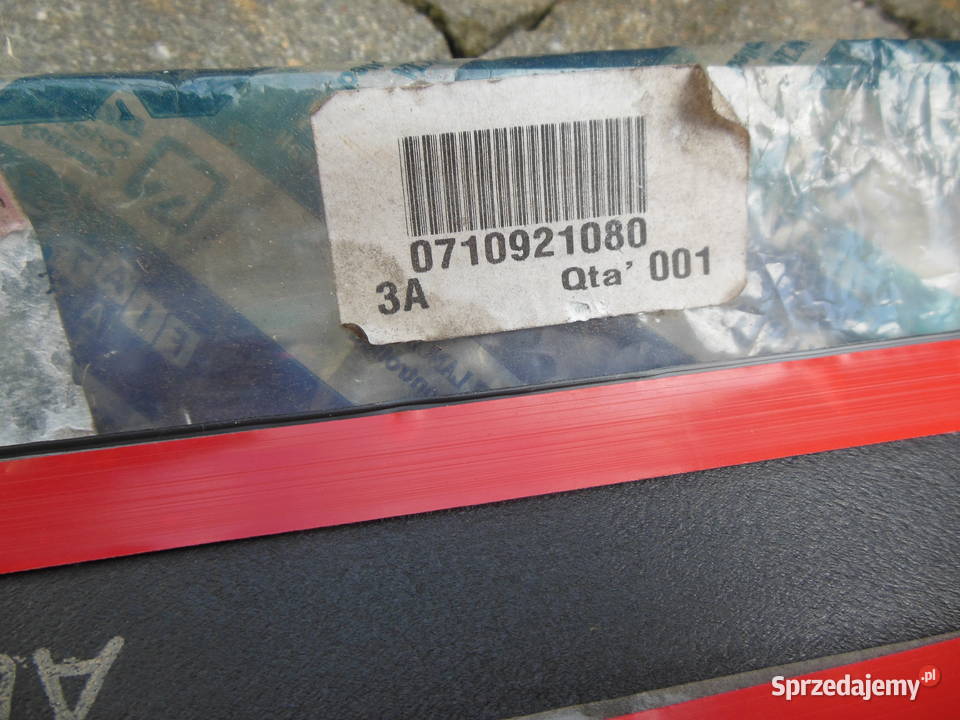 LISTWA DRZWI PUNTO I PRAWY PRZÓD 3D 710921080 Listwy i nakładki sprzedam
