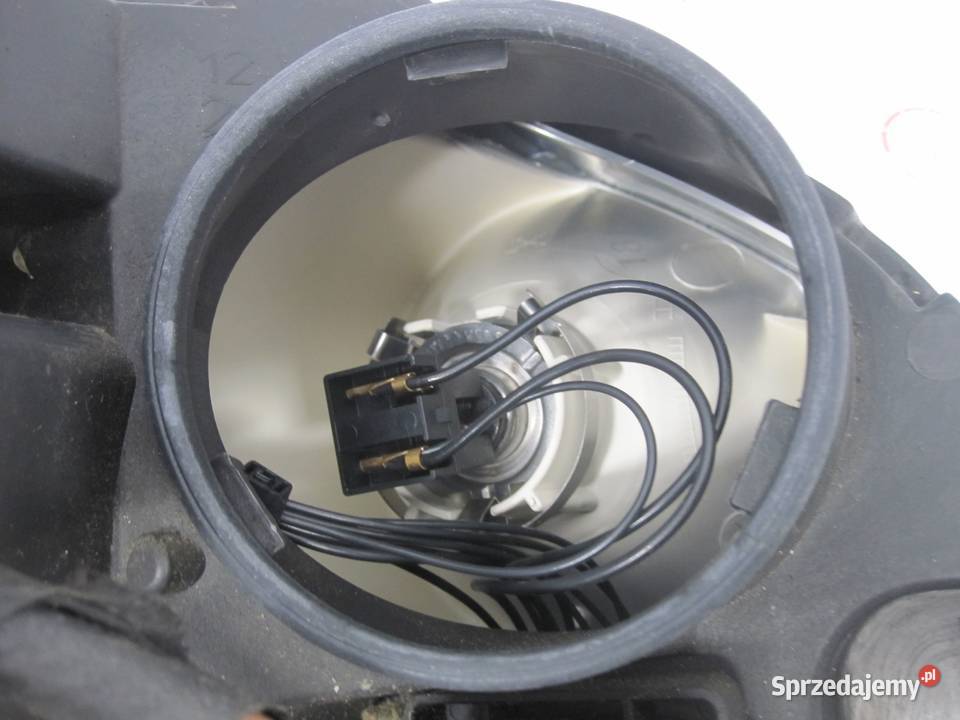 MERCEDES C KLASA S204 W204 10r lampa lewa przód Kielce