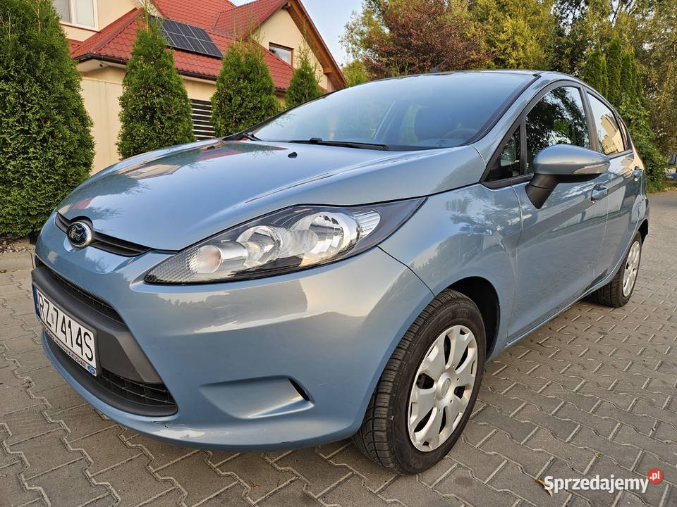 Ford Fiesta 2010 125 benzyna salon Polska MP3 Rzeszów