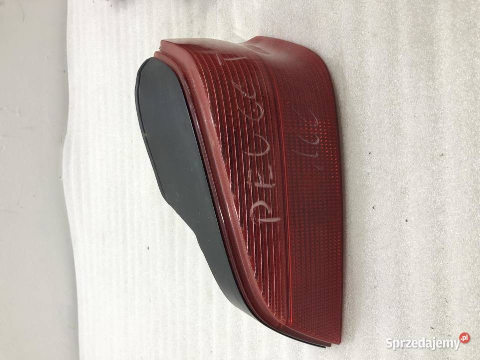 PEUGEOT 106 LIFT LAMPA PRAWY TYŁ EUROPA