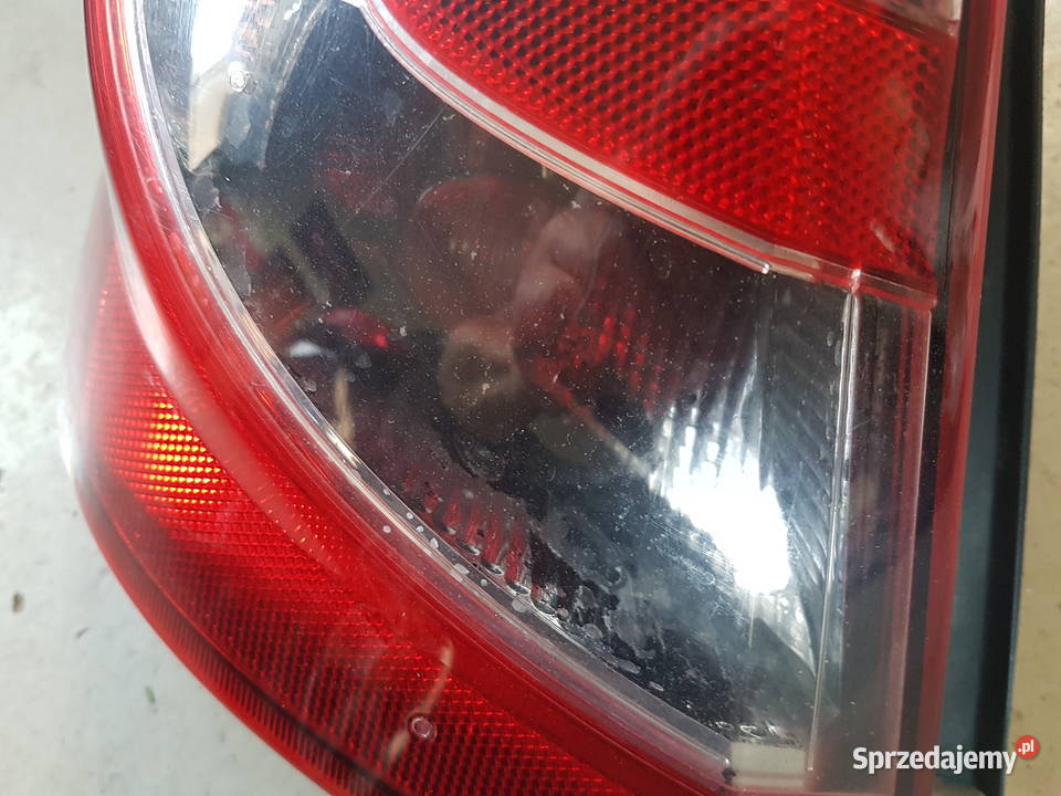 DACIA SANDERO I LAMPA LEWA TYL Turek