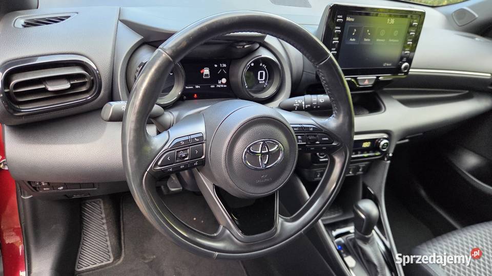 Toyota Yaris Hybryda Najbogatsza Wersja Samochody osobowe pomorskie Gdańsk
