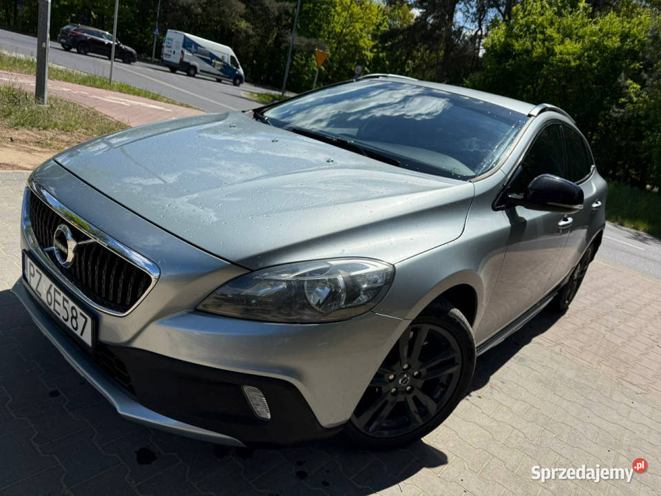 Volvo V40 Cross Country 20 D3 150 Navi Virtual lakier metallic Przeźmierowo