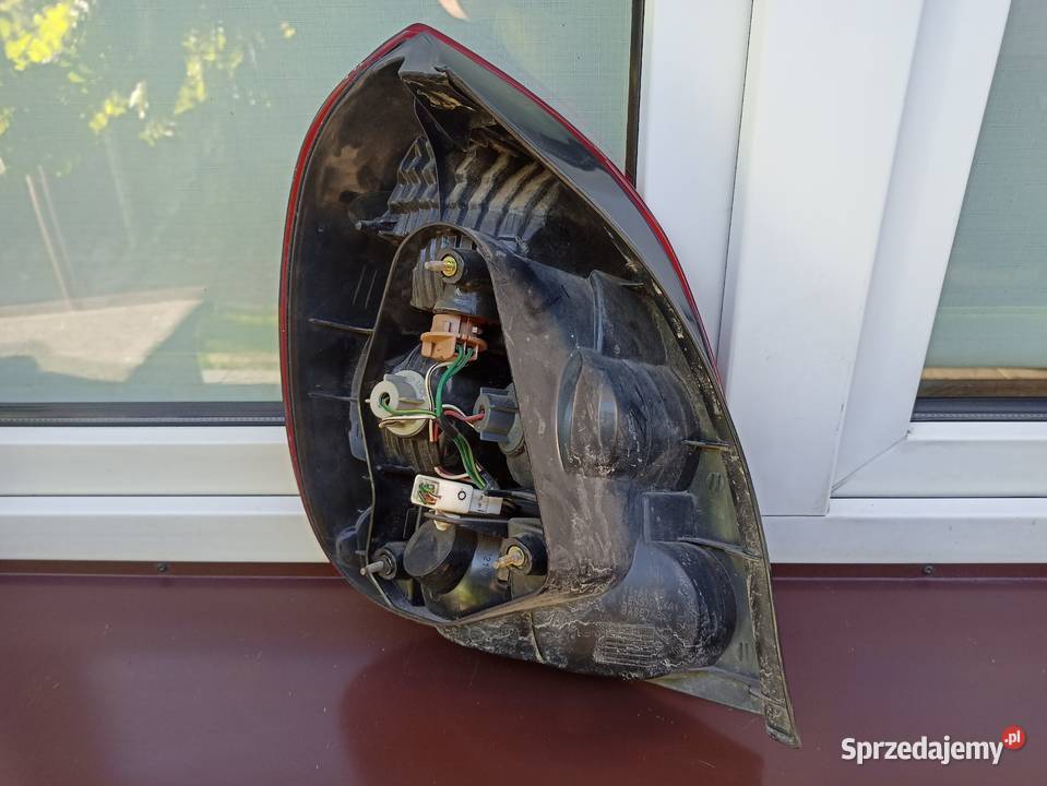 Toyota Corolla E11 hatchback lampa tył tylna łódzkie Sieradz sprzedam
