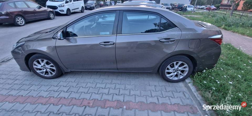 Toyota corolla comfort 2018 światła do jazdy dziennej Radom