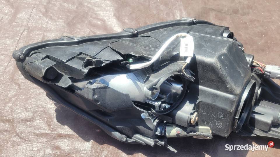 TOYOTA AVENSIS T27 LIFT LEWA LAMPA PRZÓD Ruda Śląska
