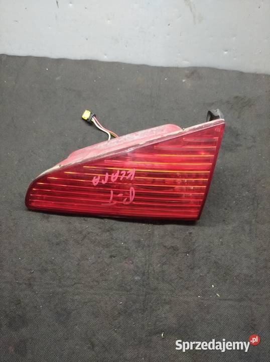 Peugeot 607 lampa prawy tył w klapę sprzedam