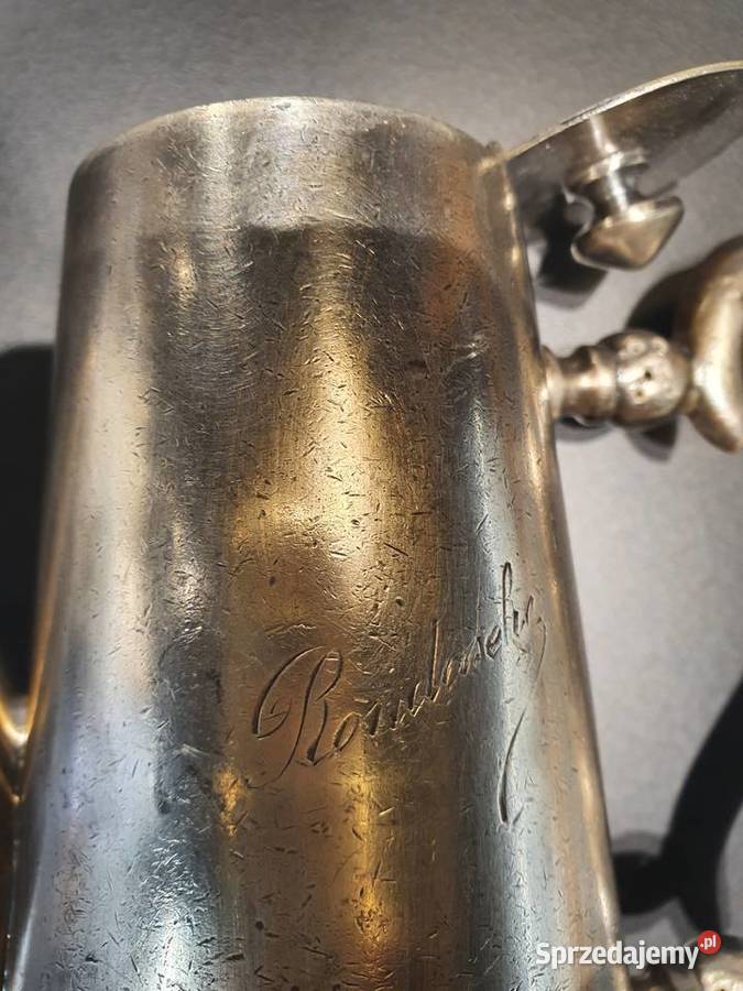 Dzbanek z pokrywką mniejszy z dwóch srebrny z Lublin